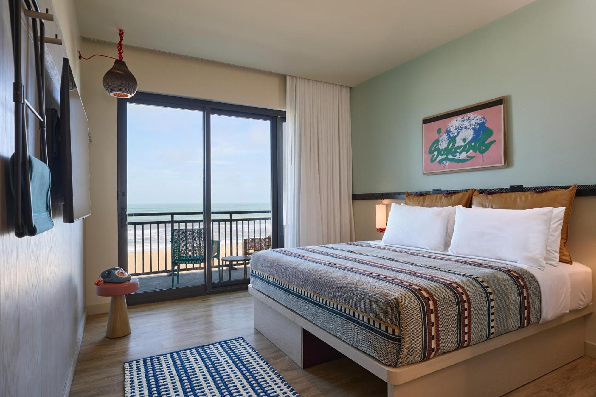 Moxy Virginia Oceanfront Hotel 2*